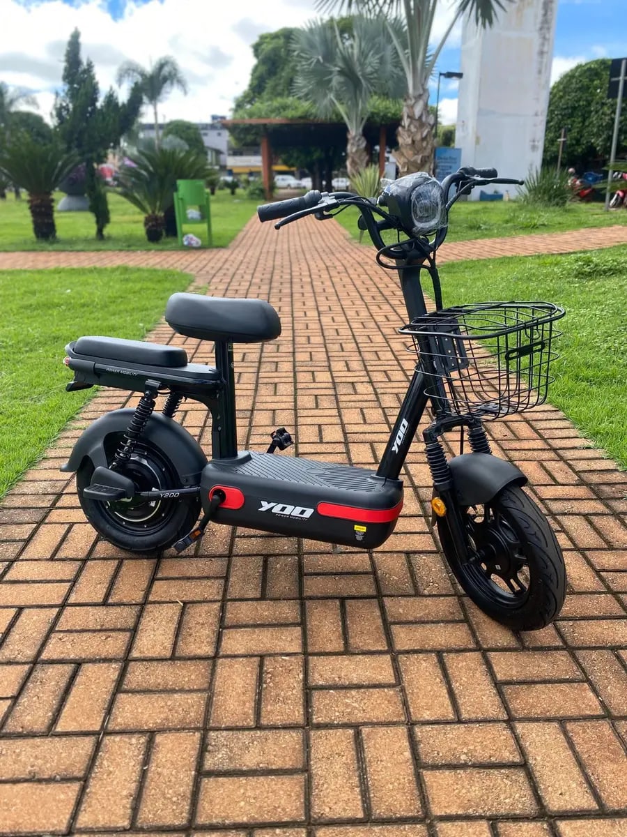YOO Y200 preta à pronta entrega na Pantera em Quirinópolis
